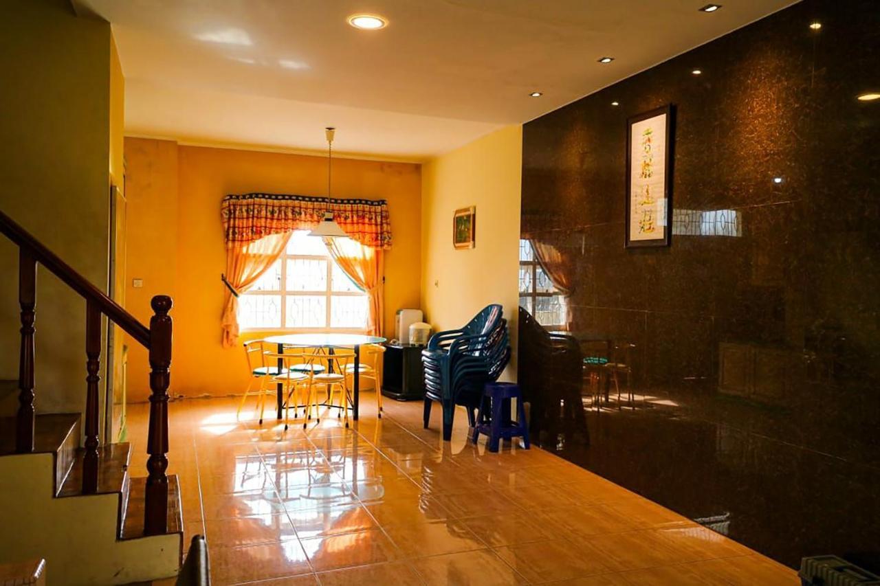 Villa Bukit Indah Brastagi / Berastagi Exterior photo